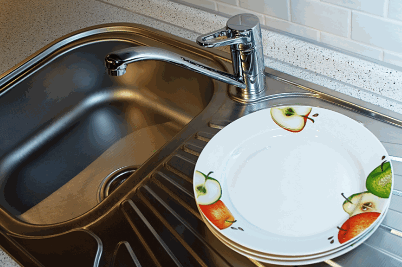 choosing a new kitchen sink if you are kitchen remodeling 