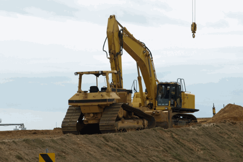 save money by renting construction equipment for your renovation project 