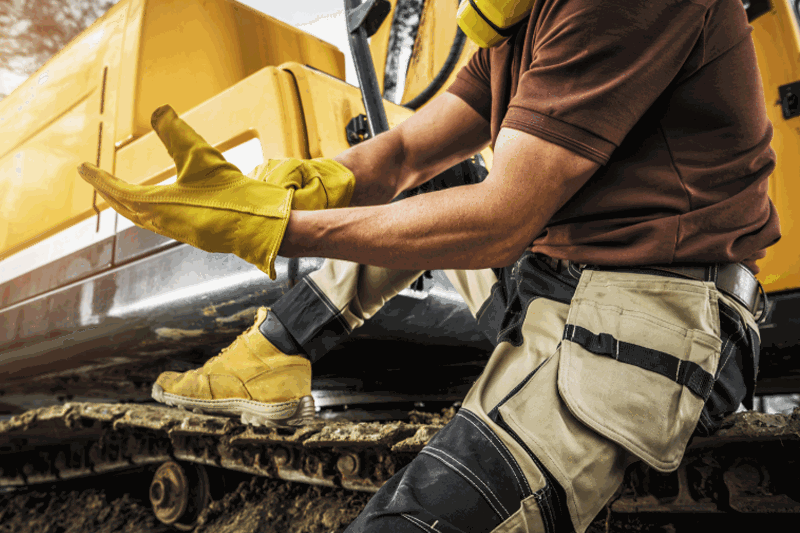 save money by renting construction equipment for your renovation project